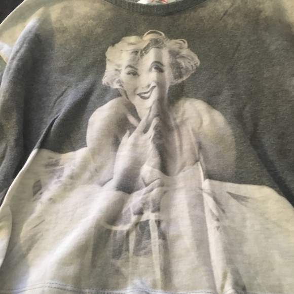 Marylin Monroe Sweatshirt - Picture 1 of 3